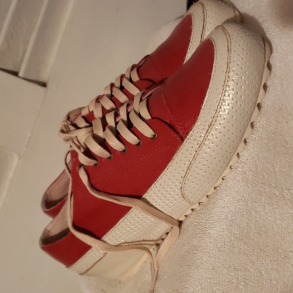 Gaspy Leather Shoes - Picture 1 of 9